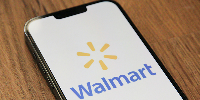 شعار Walmart على شاشة الهاتف المحمول