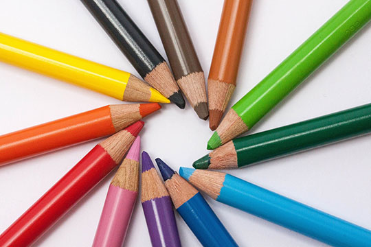 أداة تصميم الرسم بالقلم الرصاص بألوان إبداعية