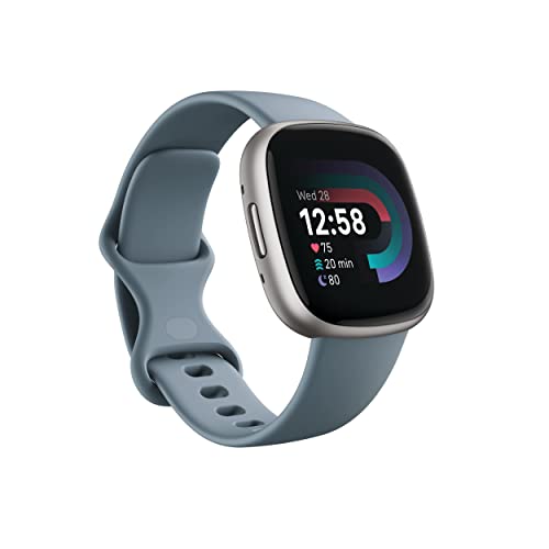 Fitbit Versa 4 Fitness Smartwatch avec préparation quotidienne, GPS, fréquence cardiaque 24h/24, 7j/7, plus de 40 modes d'exercice, suivi du sommeil et plus encore, cascade bleu/platine, taille unique (bandes S et L incluses)