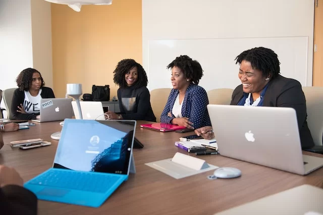 Ouvrir la voie : Histoires inspirantes de femmes pionnières dans le domaine de la technologie