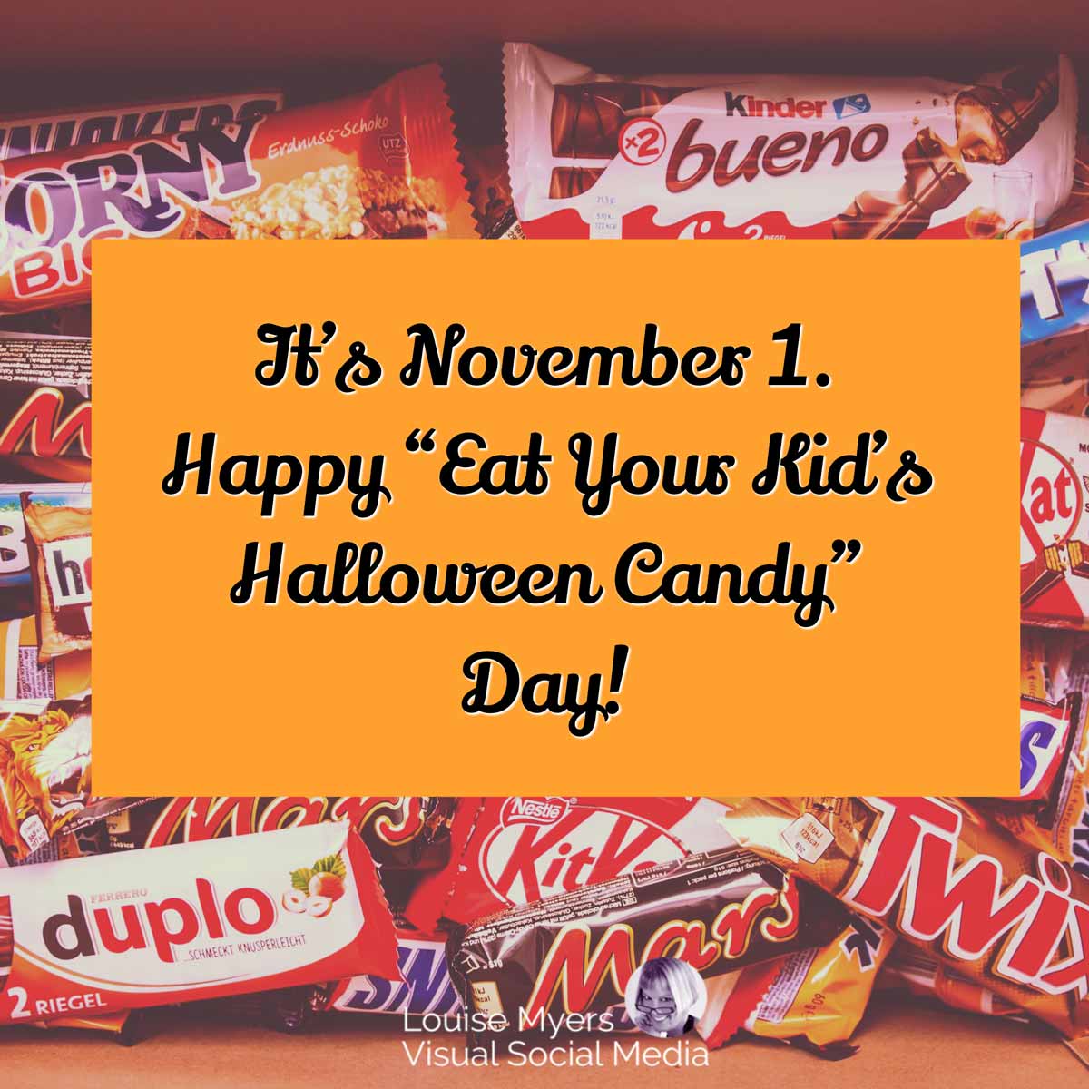 mucchio di caramelle incartate con citazione, è il 1 novembre, felice giorno "Eat Your Kid's Halloween Candy".